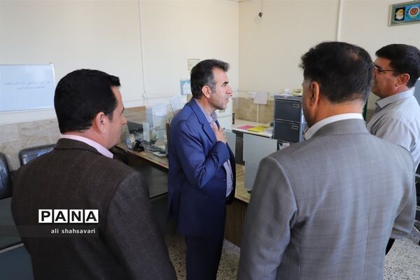سفر یک‌روزه مدیرکل آموزش و پرورش به شهرستان دالاهو