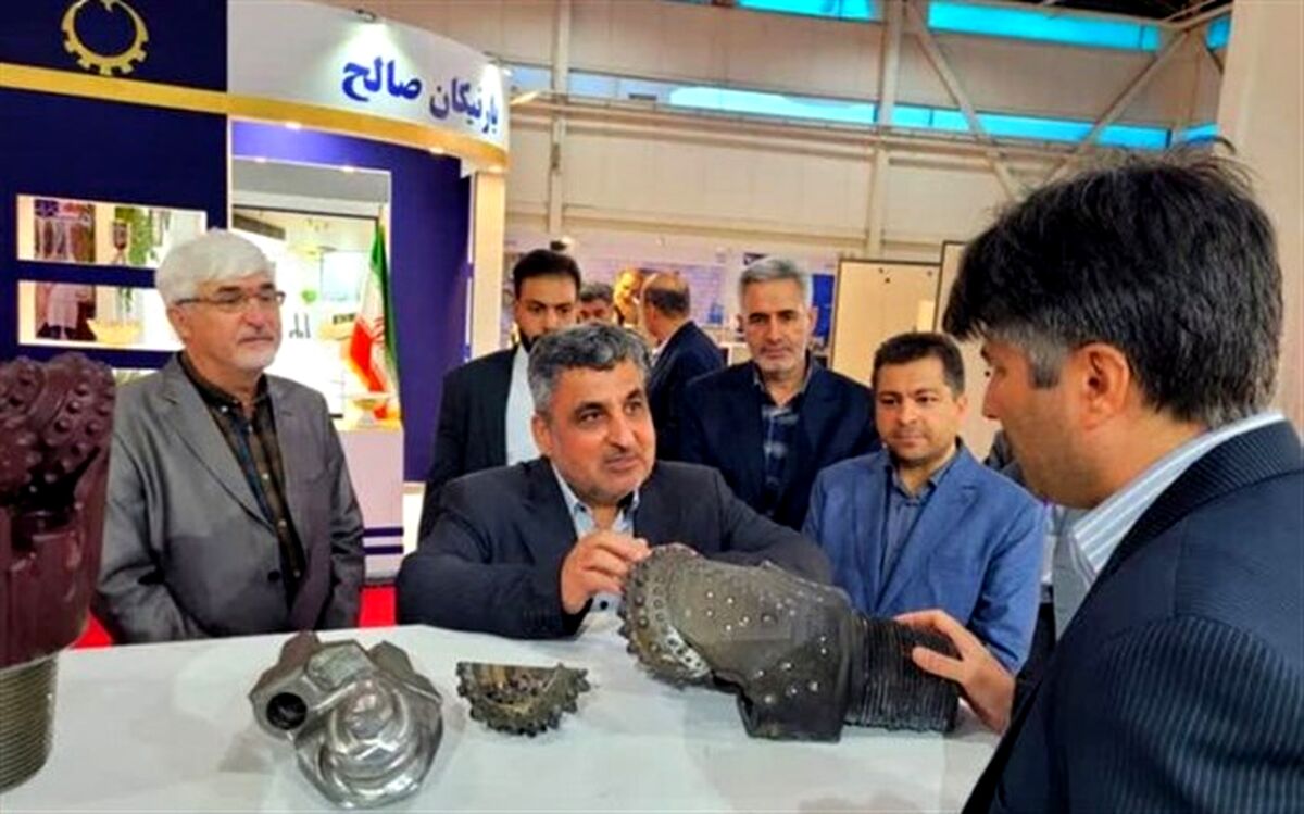 جانشین وزیر دفاع از سیزدهمین نمایشگاه فناوری نانو بازدید کرد
