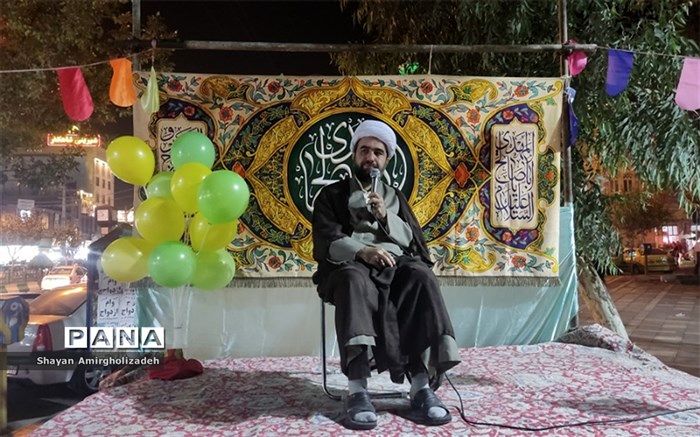 امام زمان(عج)، برای امت خود به مثابه انیس و رفیق است