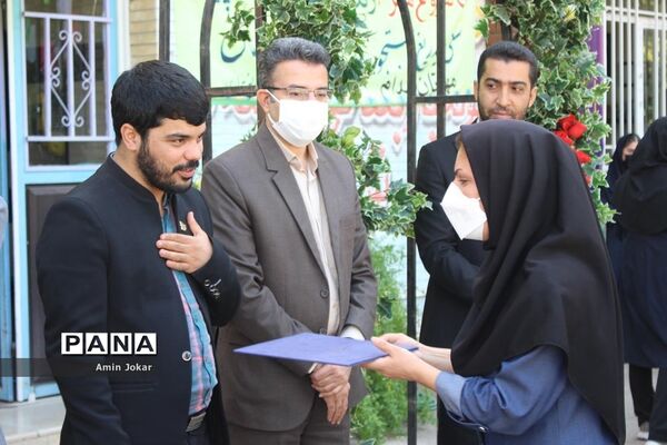 حضور رئیس سازمان دانش‌آموزی استان فارس در مراسم شور عاطفه‌ها