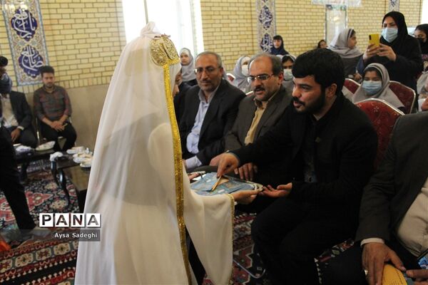 جشن عاطفه‌ها در دبستان حاج سید‌ابراهیم بوشهری