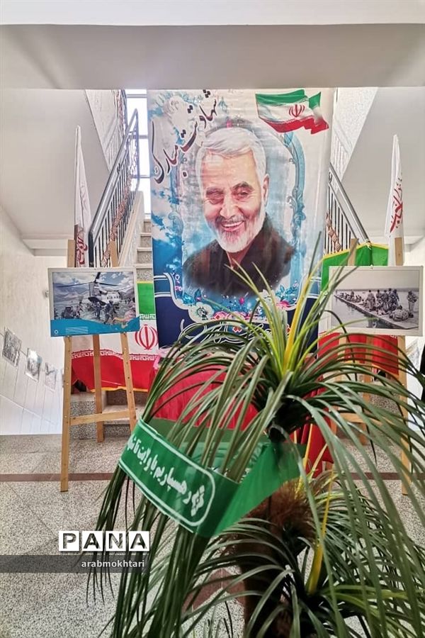 مراسم بزرگداشت هفته دفاع مقدس در هنرستان کاردانش فرزانه جرقویه سفلی