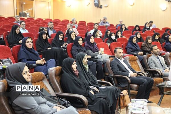 همایش خانواده و جوانی جمعیت در دانشگاه آزاد اسلامی واحد اسلامشهر