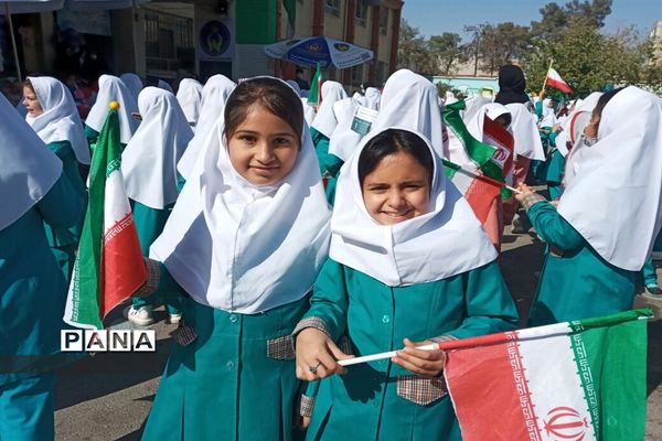 جشن عاطفه‌ها در آموزشگاه آسیه آموزش و پرورش ملارد