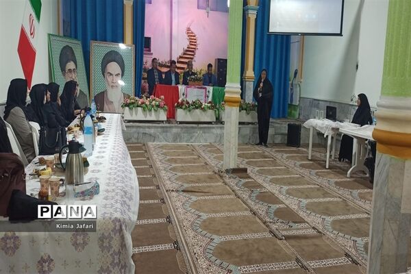 اولین جلسه شورای دبیران دبیرستان شاهد مطهره، کاشمر