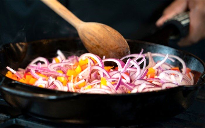 راهکارهای ساده آشپزی برای افزایش آهن غذا