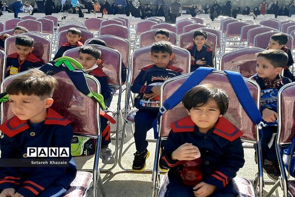 جشن شکوفه‌های دبستان پسرانه احدیان