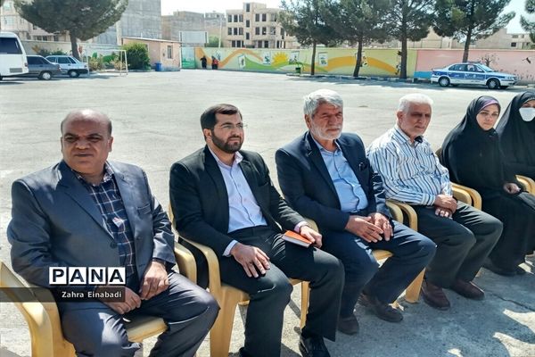 جشن عاطفه‌ها در دبستان مزرعه صفادشت