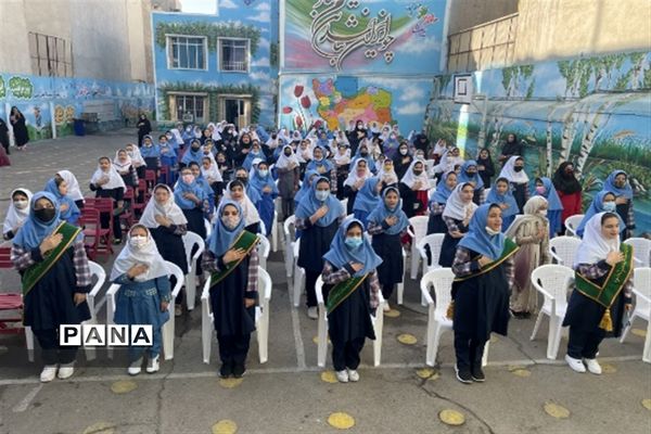 شور عاطفه‌ها، نماد همدلی و مهربانی دانش‌آموزان منطقه ۱۰