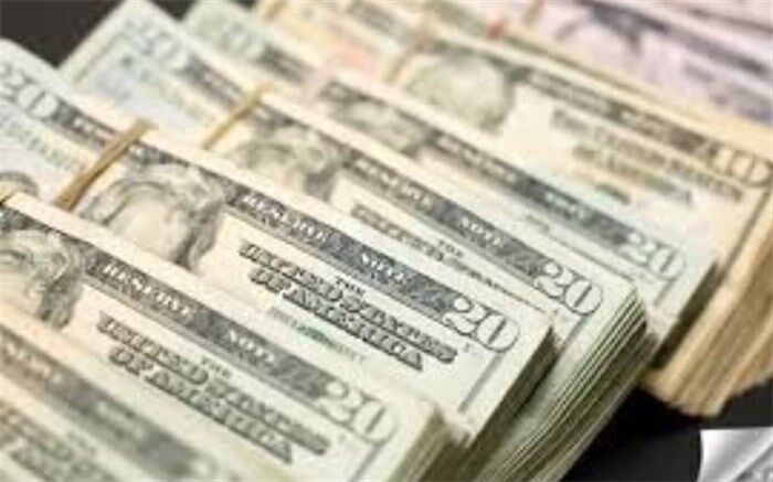 پیشروی دلار در خلوتی معاملات