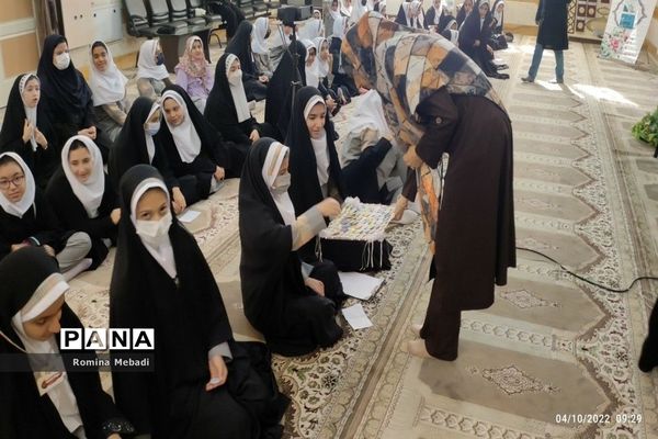 مراسم افتتاحیه طرح مصباح‌الهدی در آموزشگاه شاهد فاطمه زهرا(س) اسلامشهر