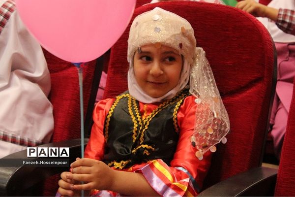 برگزاری جشن پرشور عاطفه‌ها در بهارستان‌‌ دو