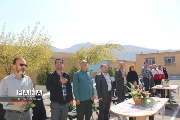 برگزاری جشن عاطفه‌ها در دبیرستان حضرت خدیجه ( س) فیروزکوه