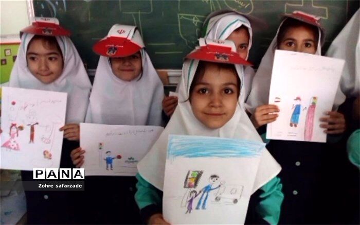 آشنایی دانش‌آموزان با پلیس، آموزش مفهوم اعتماد، امنیت و آرامش است/فیلم