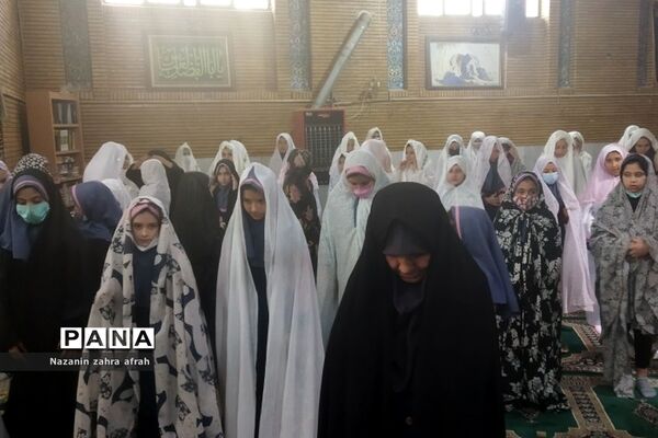 برگزاری نماز جماعت در مدارس رودهن