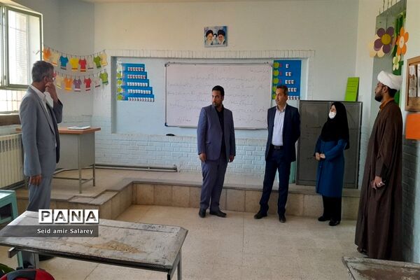 بازی های بومی و محلی در مدرسه زنده‌یاد امیری روستای قلعه‌بالا، کاشمر