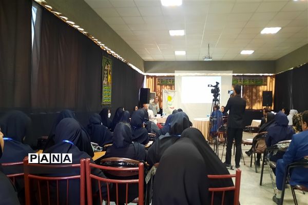 برگزاری جشنواره نوآوری در فرآیند آموزش و یادگیری