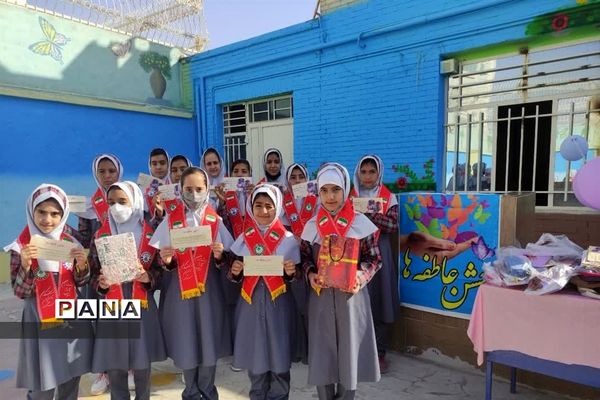 جشن عاطفه‌ها مدرسه قرآنی شهیدفتاحی برخوار