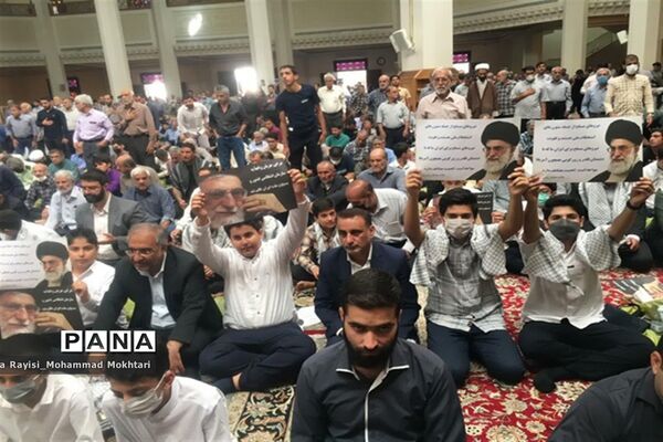 حضور پر شور دانش‌آموزان آموزش و پرورش ناحیه 2 شیراز در مراسم نماز جمعه