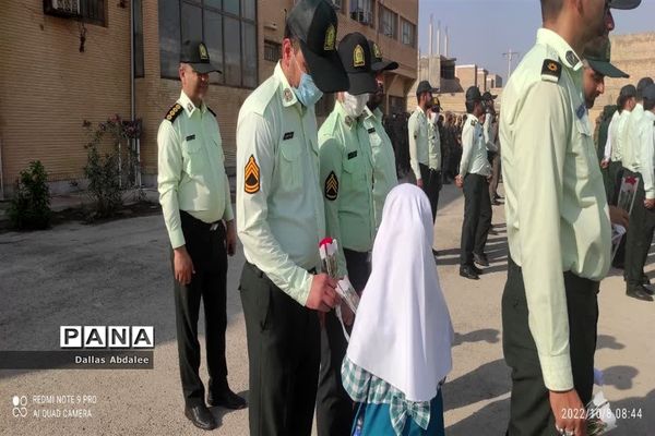 قدردانی از نیروهای انتظامی توسط تشکیلات سازمان دانش‌آموزی شهرستان شادگان