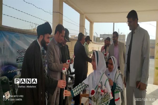 قدردانی از نیروهای انتظامی توسط تشکیلات سازمان دانش‌آموزی شهرستان شادگان