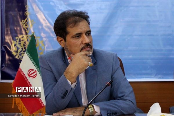 نشست تبیینی رئیس بسیج فرهنگیان فارس با اعضای قرارگاه شهید اسکندری سازمان دانش‌آموزی استان فارس