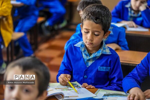 یک روز با دانش‌آموزان مدرسه شهید‌فهمیده