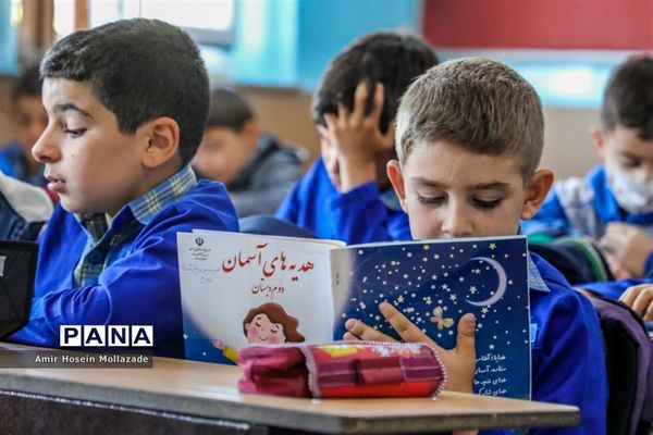 یک روز با دانش‌آموزان مدرسه شهید‌فهمیده