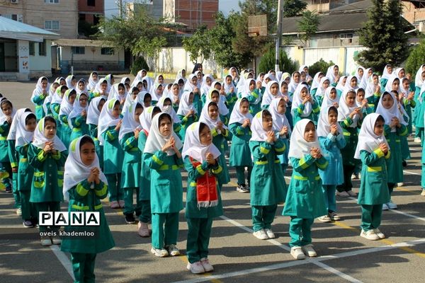 مراسم آغاز امامت امام زمان در دبستان شهیدان حجازی گلوگاه