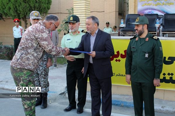 صبحگاه مشترک یگان‌های نمونه نیروهای مسلح استان سمنان