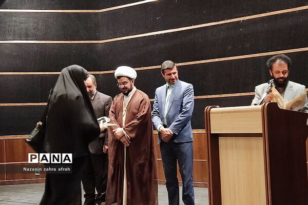 مراسم  تجلیل از هنرمندان شاخص شرق استان تهران در دماوند