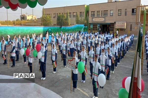 بازدید قائم مقام سازمان دانش‌آموزی جمهوری اسلامی ایران از مدرسه تمام تشکیلاتی حاج حسن اصلانی 2 اصفهان