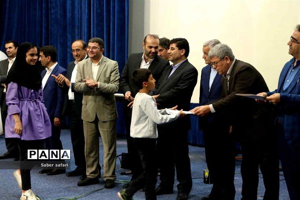 همایش ملی بزرگداشت روز جهانی تخم مرغ در تبریز