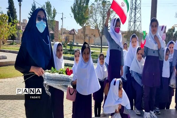 هفته ملی کودک با شعار «حال خوش کودکی، رنگ خوش زندگی» در اردستان