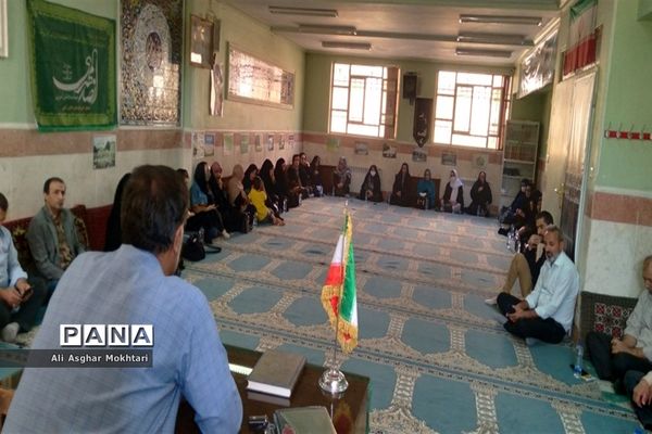 برگزاری انتخابات انجمن اولیا و مربیان‌ دبیرستان نمونه دولتی شمس تبریز‌ی شهرستان نظرآباد