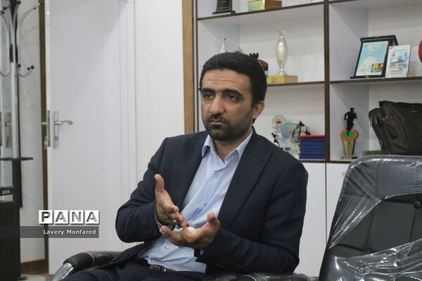 نشست معاون تربیت‌بدنی و سلامت آموزش و پرورش استان بوشهر با  رئیس هیات ورزش روستایی و بازی‌های بومی محلی استان