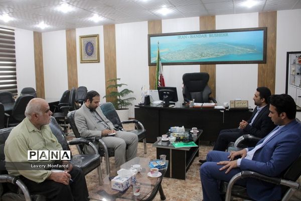 نشست معاون تربیت‌بدنی و سلامت آموزش و پرورش استان بوشهر با  رئیس هیات ورزش روستایی و بازی‌های بومی محلی استان