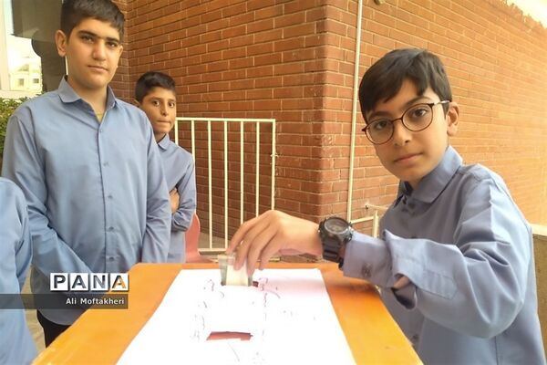 برگزاری جشن عاطفه‌ها در دبیرستان نمونه دولتی انصارالمهدی قرچک