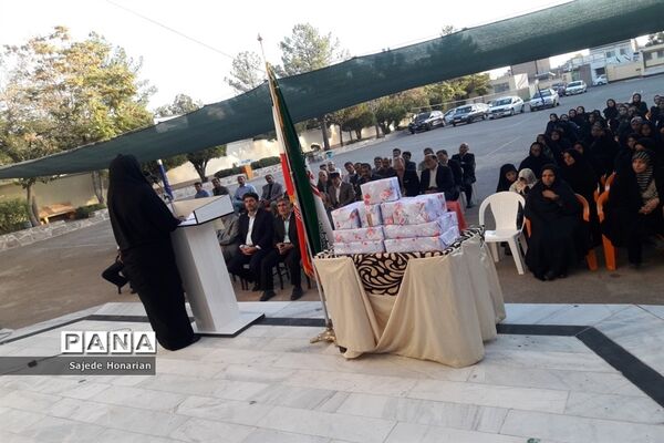 جلسه اولیا و مربیان در دبیرستان شاهد هاجر، کاشمر