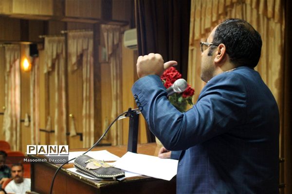 برگزاری جلسه توجیهی طرح سکوی ایران قوی در ناحیه 3 شیراز