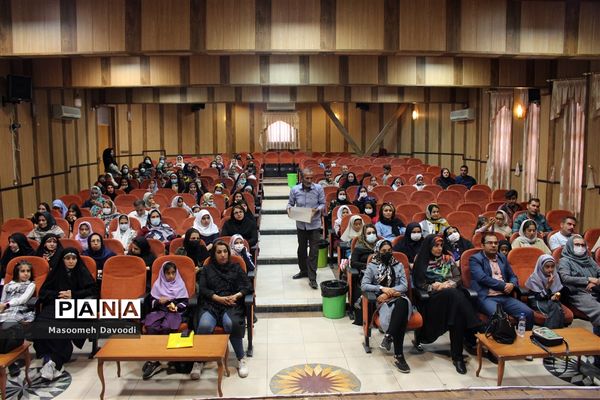 برگزاری جلسه توجیهی طرح سکوی ایران قوی در ناحیه 3 شیراز