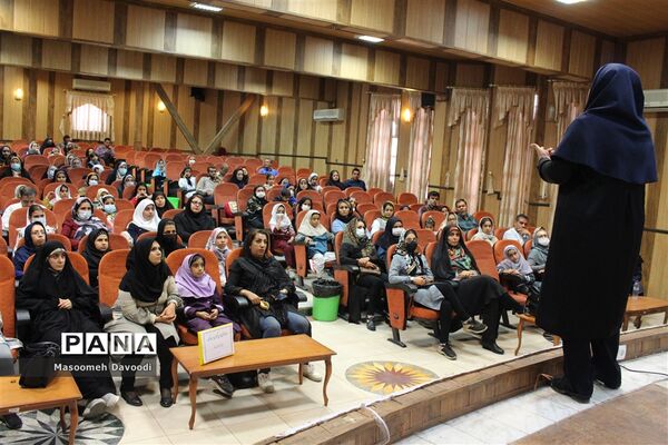 برگزاری جلسه توجیهی طرح سکوی ایران قوی در ناحیه 3 شیراز