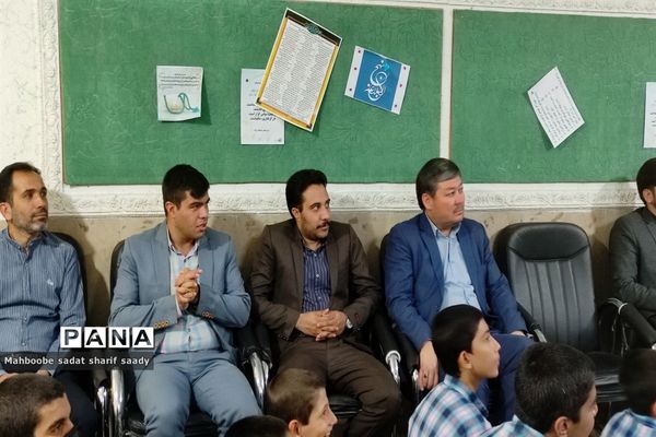 برگزاری جشن هفته وحدت در آموزش و پرورش‌ ناحیه ۴ شیراز