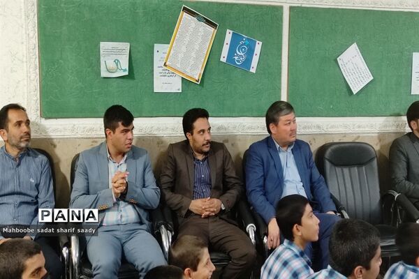 برگزاری جشن هفته وحدت در آموزش و پرورش‌ ناحیه ۴ شیراز