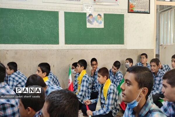 برگزاری جشن هفته وحدت در آموزش و پرورش‌ ناحیه ۴ شیراز