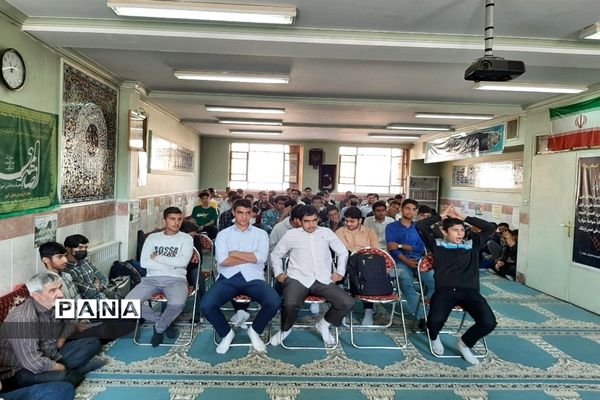 محفل شعر دانش‌آموزان دبیرستان نمونه دولتی شمس تبریزی