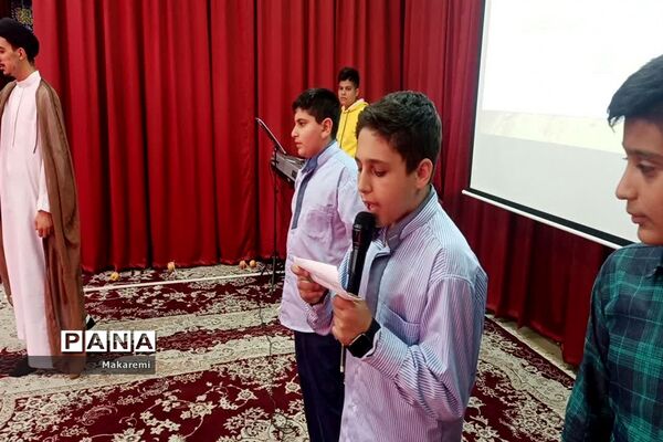 برگزاری جشن میلاد با سعادت حضرت محمد (ص) در دبیرستان شاهد شباهنگ اصفهان