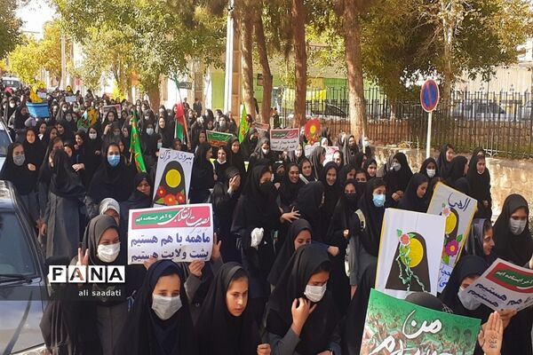 خروش دانش‌آموزان شهر کلات در پاسخ به اغتشاشات اخیر در کشور