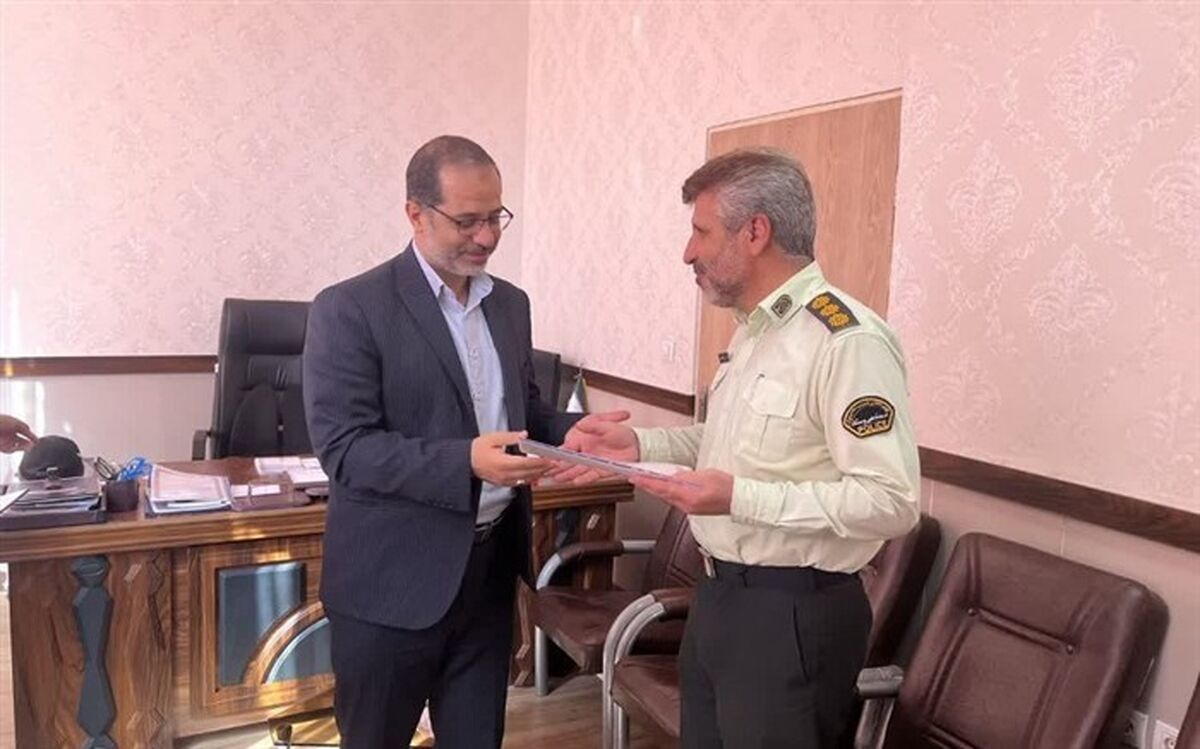 مسئولان آموزش و پرورش قم از مدافعان امنیت تجلیل کردند