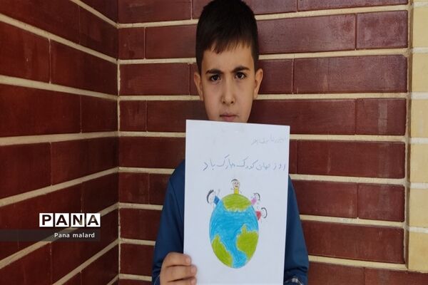 برپایی نمایشگاه نقاشی در دبستان ولی محمدی صفادشت